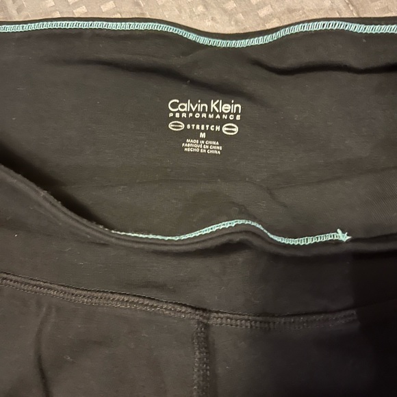 Ladies Calvin Klein Performance Stretch Size M Capri Work Out Leggings Black - Picture 6 of 8